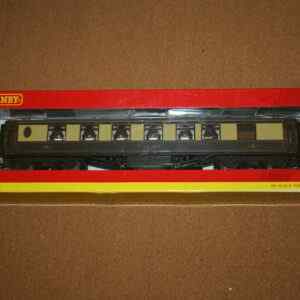 Hornby R4486 8 Wheel Pullman 3rd Class Kitchen Car No.61 with working Table lamps Pre-Owned