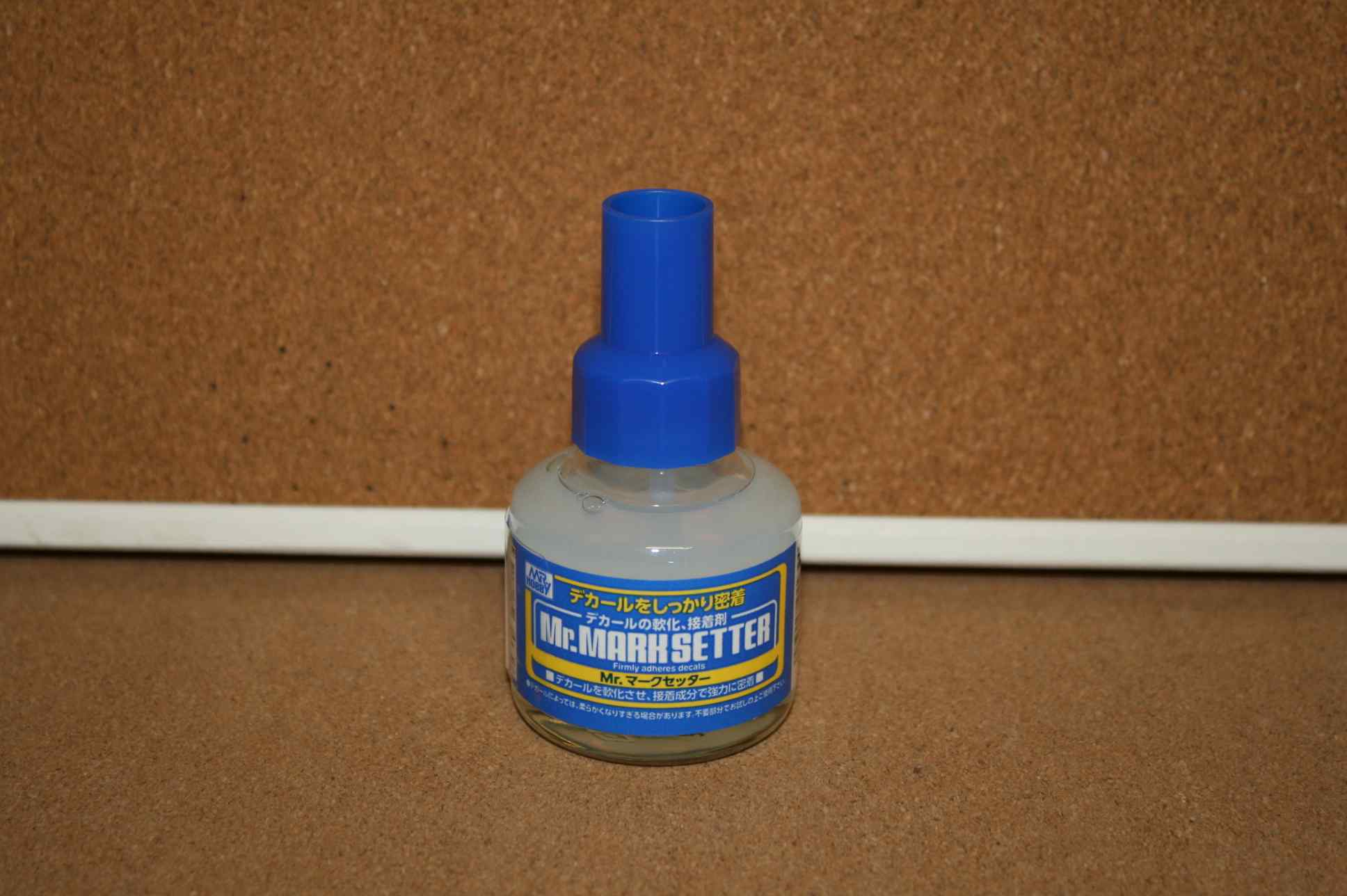 Mr Hobby MS232 Mr Mark Setter 40ml bottle with Brush 1 Mr Hobby MS232 Mr Mark Setter 40ml bottle with Brush