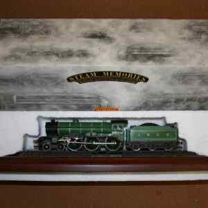 Hornby Steam Memories 03575 'Norwich City' Class B17/4 (Hand Painted Static Model) 00 Scale