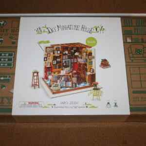 Rolife DG102 Sams Study DIY Miniature House 3D house with lights