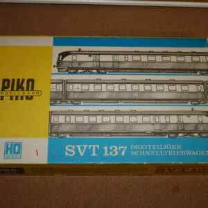 Piko SVT137 3 Car Schnelltriebwagon "Flying Hamburger" 109/EM DB Voilett Livery HO Scale Pre-owned