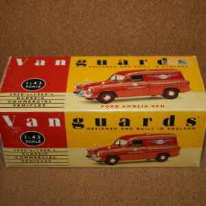 Vanguards VA4008 Ford Anglia Van Esso Aviation Services 1:43 Scale