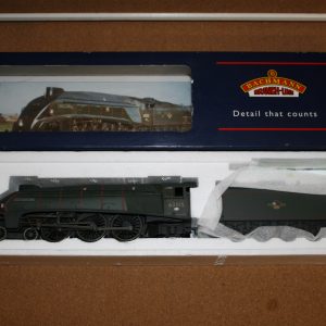 Home 2022 1 Bachmann 31-960A Gresley A4 "Quicksilver" BR Green Early Crest No.60015 (Weathered) Pre-owned