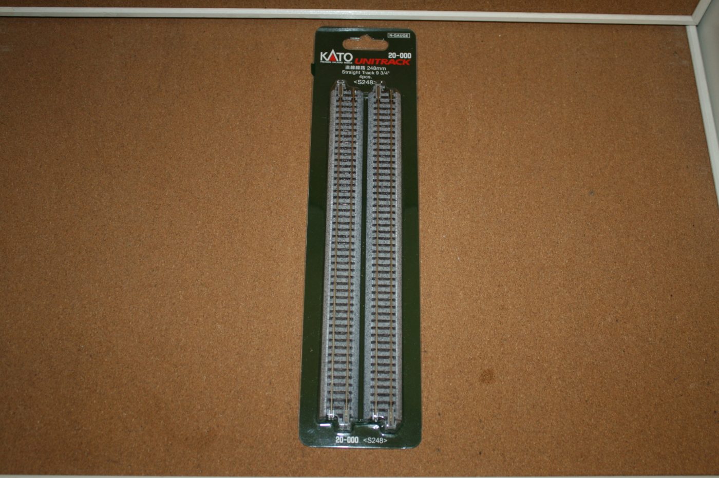 Kato 20-000 Straight Track 248mm long Pk. of 4 N Gauge 1 Kato 20-000 Straight Track 248mm long Pk. of 4 N Gauge