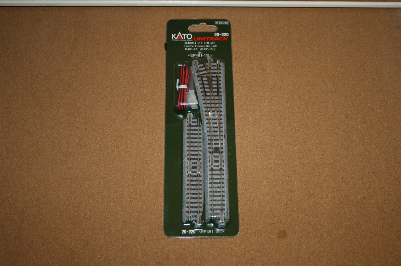 Kato 20-220 Unitrack Left Hand Electric Turnout 15 Degree N Gauge 1 Kato 20-220 Unitrack Left Hand Electric Turnout 15 Degree N Gauge