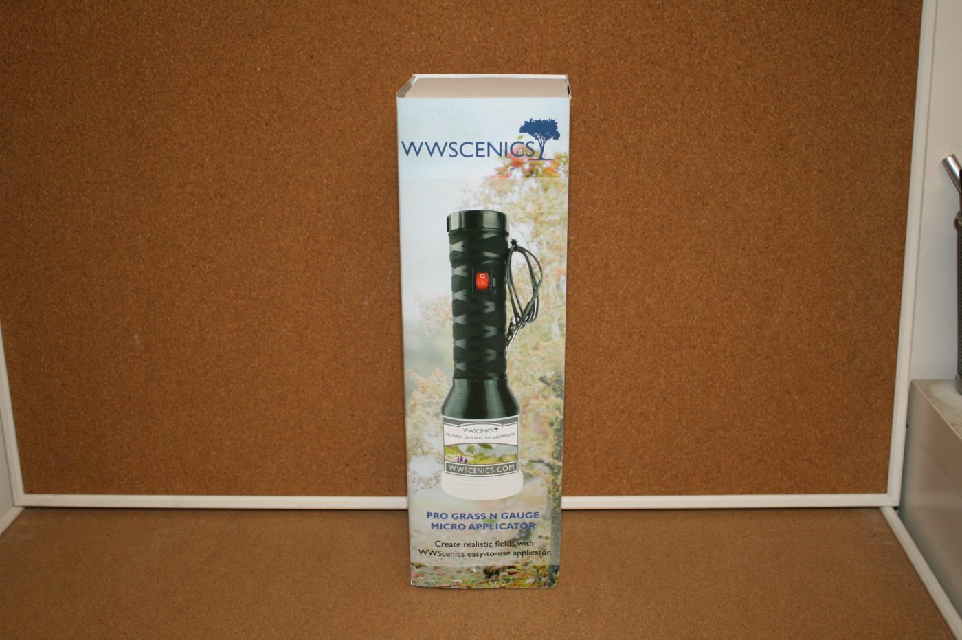 Peco WWScenics WSPG-0036 Pro Grass N Gauge Micro Static Grass Applicator 1 Peco WWScenics WSPG-0036 Pro Grass N Gauge Micro Static Grass Applicator