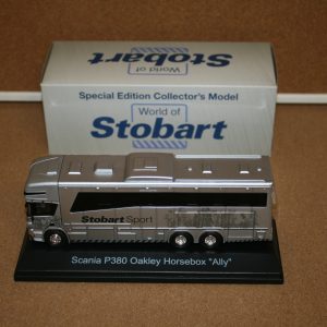Atlas Oxford Diecast 4664106 Scania P380 Oakley Horsebox 'World of Stobart' (Haulage) 1:76 Scale