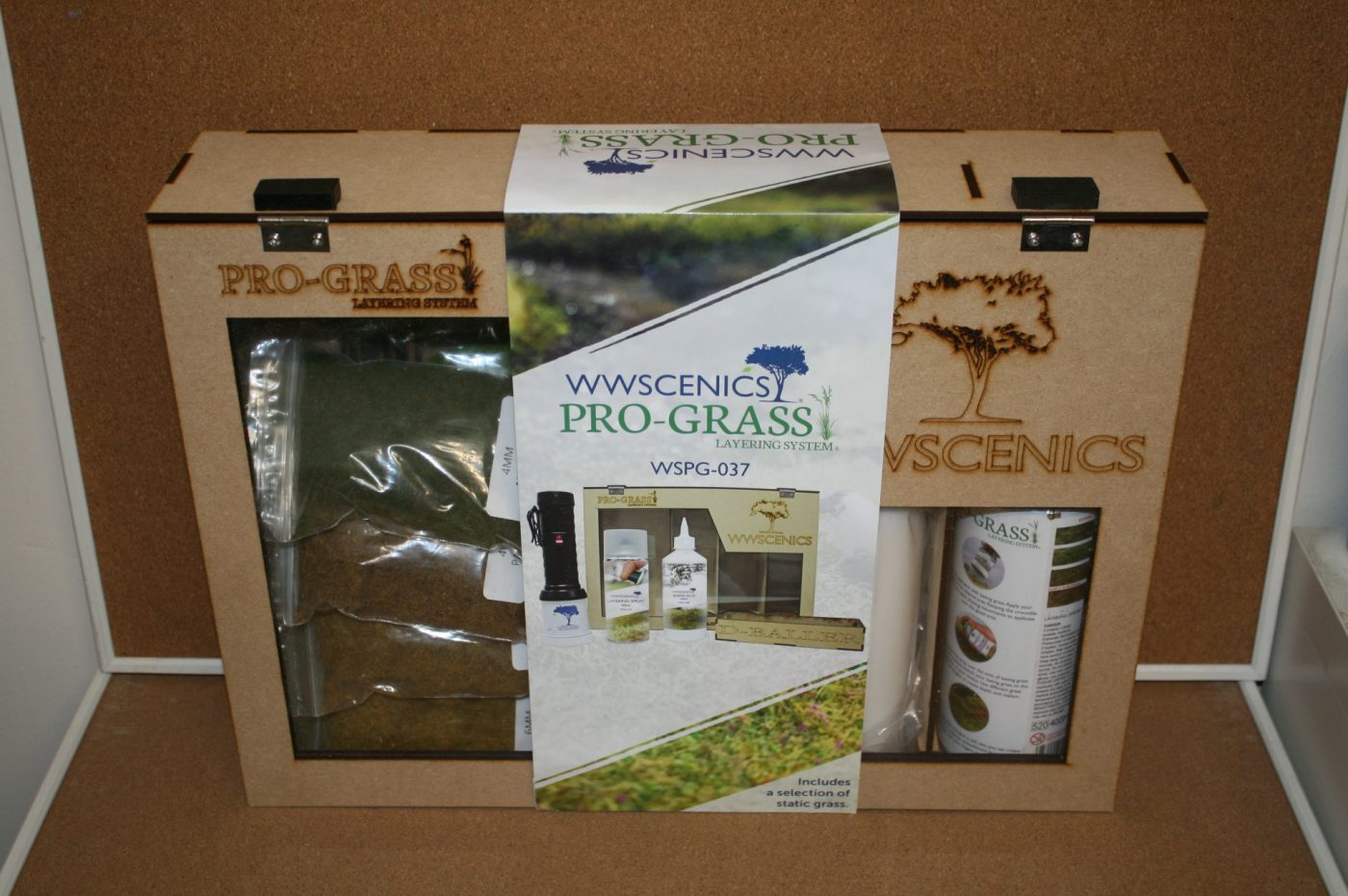 Peco WWScenics WSPG-0037 Pro Grass OO Gauge Layering System 1 Peco WWScenics WSPG-0037 Pro Grass OO Gauge Layering System
