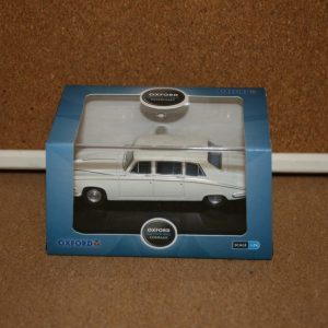 Oxford Diecast 76DS001 Daimler DS420 Limousine Old English White (Automobile) 1:76 Scale